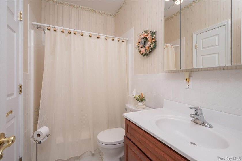Welcome to this well maintained 2 bedroom, 2 full bath condo - photo 10