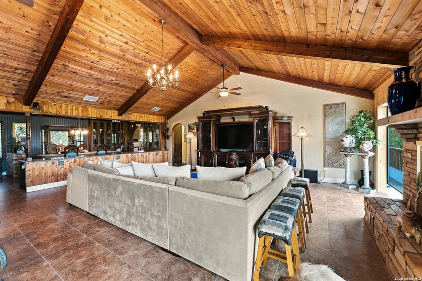 An extraordinary waterfront estate where timeless craftsmanship - photo 22