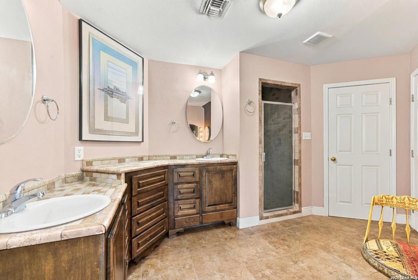 An extraordinary waterfront estate where timeless craftsmanship - photo 32