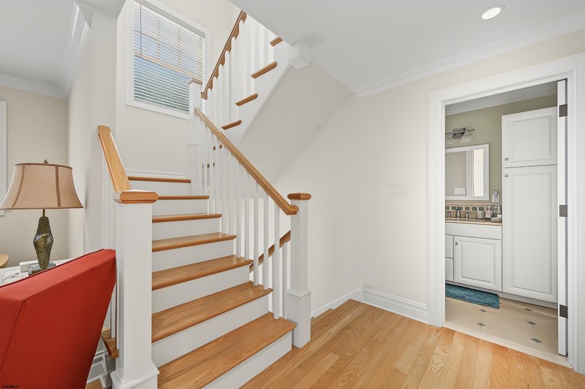 CUSTOM LEEDS-BUILT HOME JUST TWO BLOCKS TO THE BEACH! Built in - photo 32