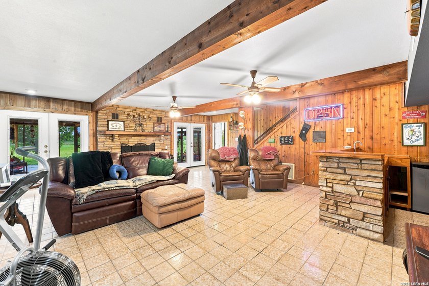 An extraordinary waterfront estate where timeless craftsmanship - photo 35