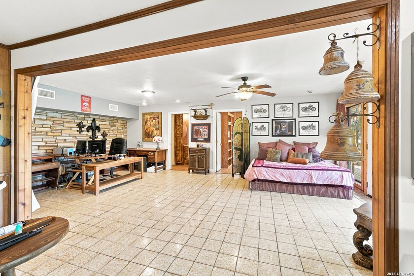 An extraordinary waterfront estate where timeless craftsmanship - photo 36