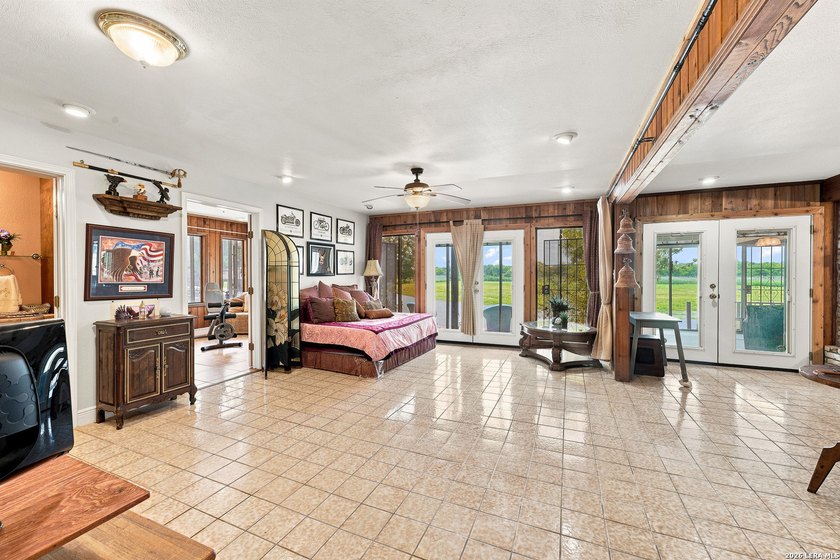 An extraordinary waterfront estate where timeless craftsmanship - photo 37