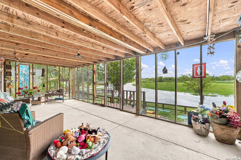 An extraordinary waterfront estate where timeless craftsmanship - photo 47