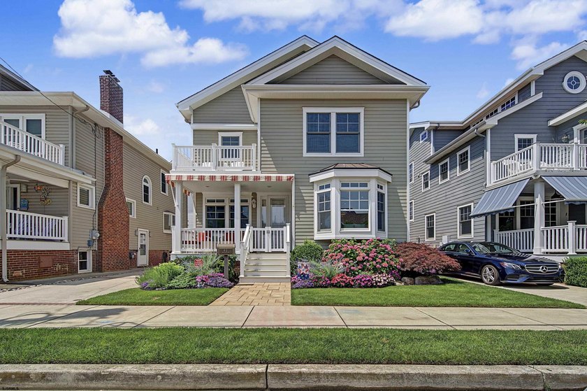CUSTOM LEEDS-BUILT HOME JUST TWO BLOCKS TO THE BEACH! Built in - photo 48