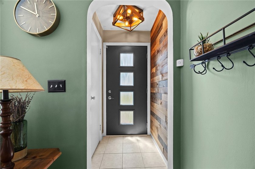 Brand NEW bathrooms! This cape has all the aesthetic charm of a - photo 8