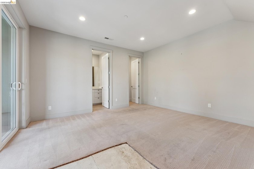 Contractor Special/ Fixer! Incredible Opportunity in the - photo 31