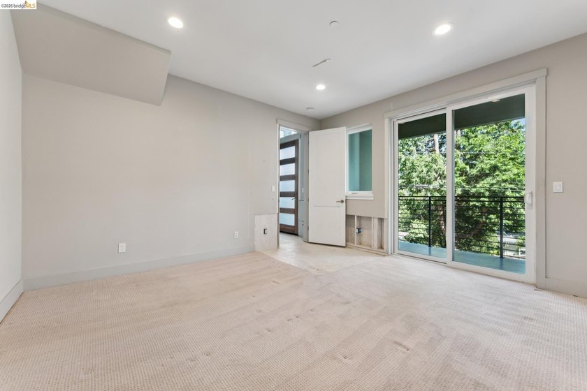 Contractor Special/ Fixer! Incredible Opportunity in the - photo 32