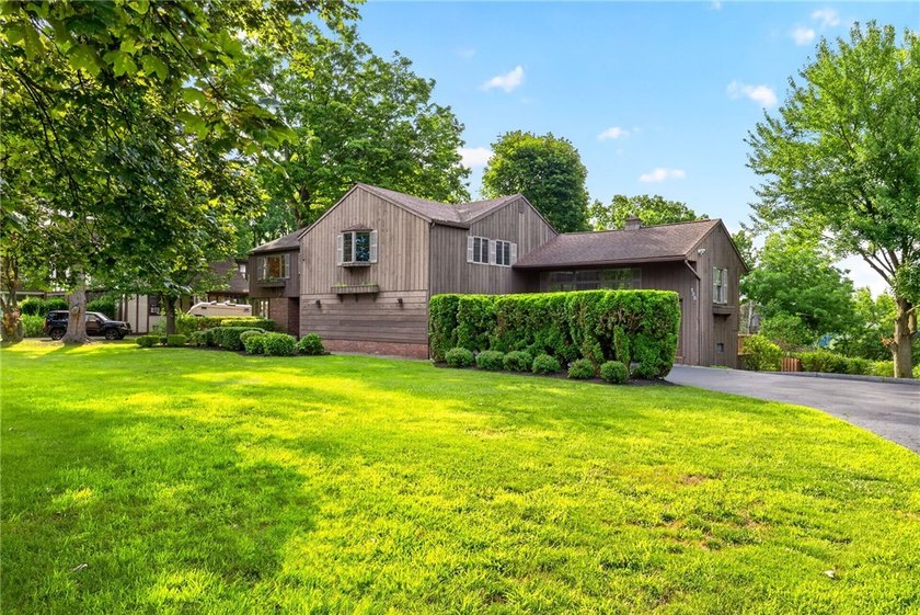 Welcome to 135 Orchard Park Blvd.- one of Irondequoit's most - photo 3