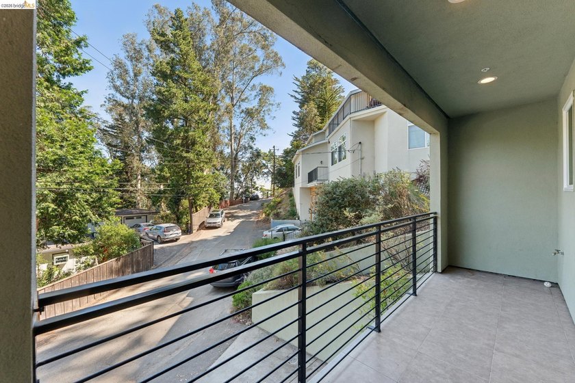 Contractor Special/ Fixer! Incredible Opportunity in the - photo 38