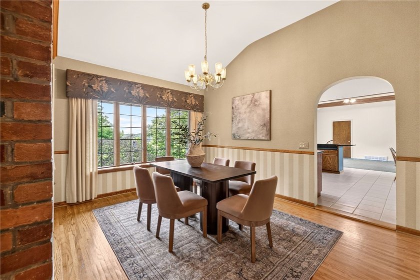 Welcome to 135 Orchard Park Blvd.- one of Irondequoit's most - photo 9