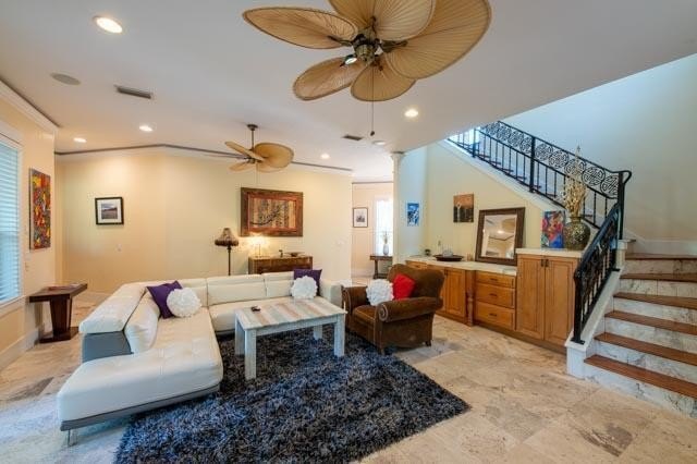 Spacious, custom-built home located on a private cul-de-sac - photo 3