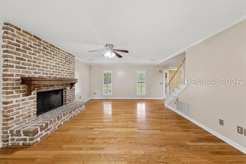 Tucked behind wrought iron gates on over four private, fenced - photo 12
