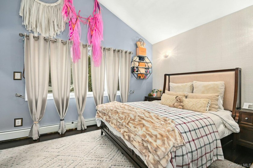 Surprisingly Spacious and Expanded Ranch in Sayville - Updated - photo 16