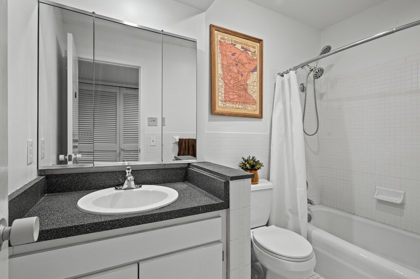 Affordable condo living! HOA fee pays almost EVERYTHING: water - photo 20