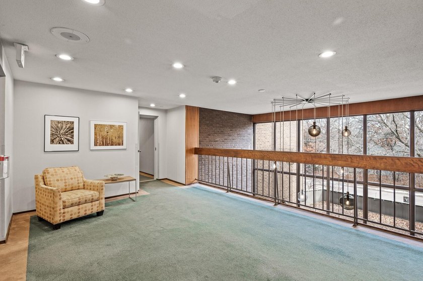 Affordable condo living! HOA fee pays almost EVERYTHING: water - photo 25