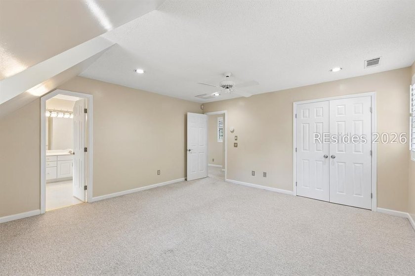 Tucked behind wrought iron gates on over four private, fenced - photo 32