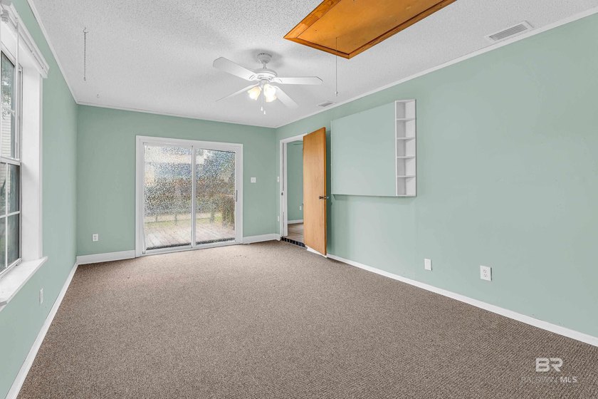Investors or  owners - Hidden gem on Fort Morgan Road! Tucked - photo 8