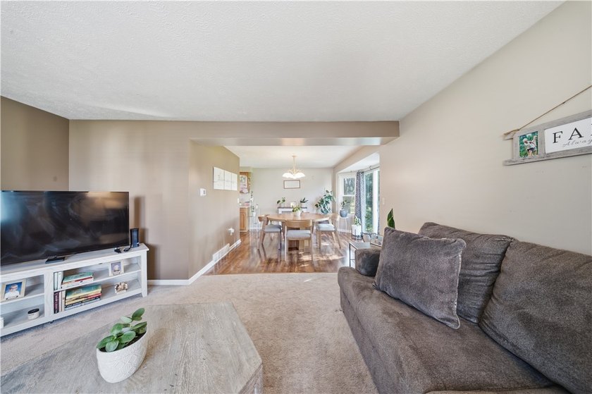 Welcome home to this beautifully maintained 2-bedroom, 1.5-bath - photo 7