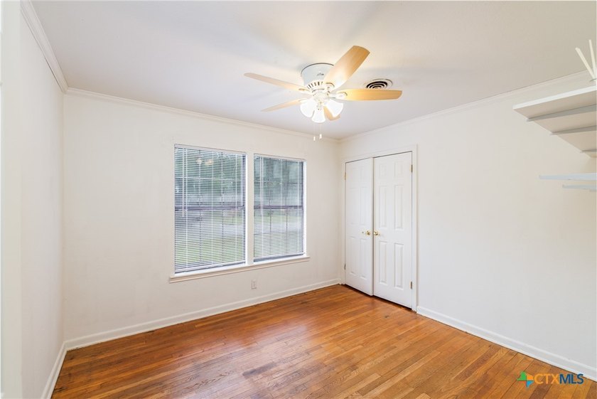 Homes like this are a rare find! Located in one of Luling's most - photo 21