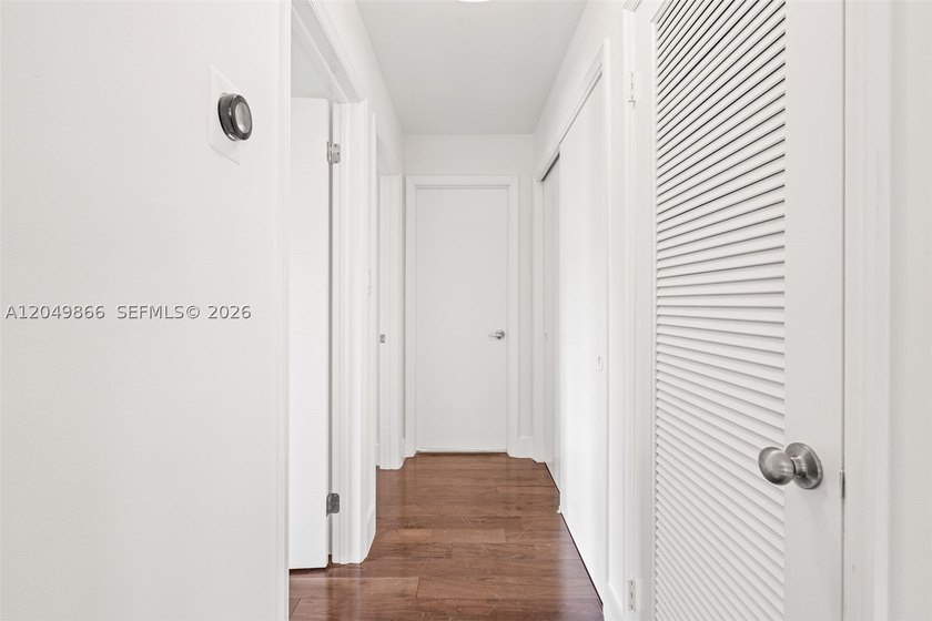 Ideally located in desirable East Hollywood, just minutes from - photo 24