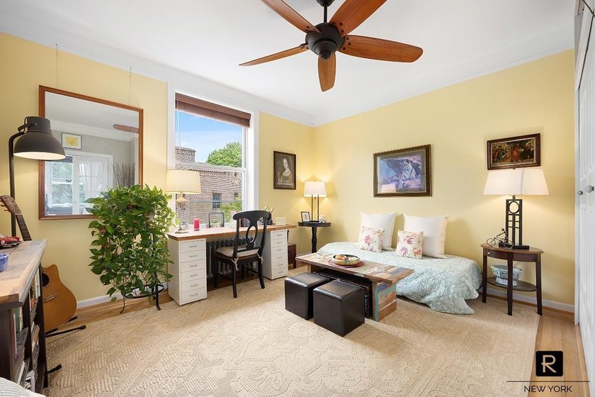 Top floor, sun-drenched prewar 2BR in a 1920 landmark co-op - photo 9
