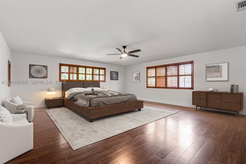 Ideally located in desirable East Hollywood, just minutes from - photo 34