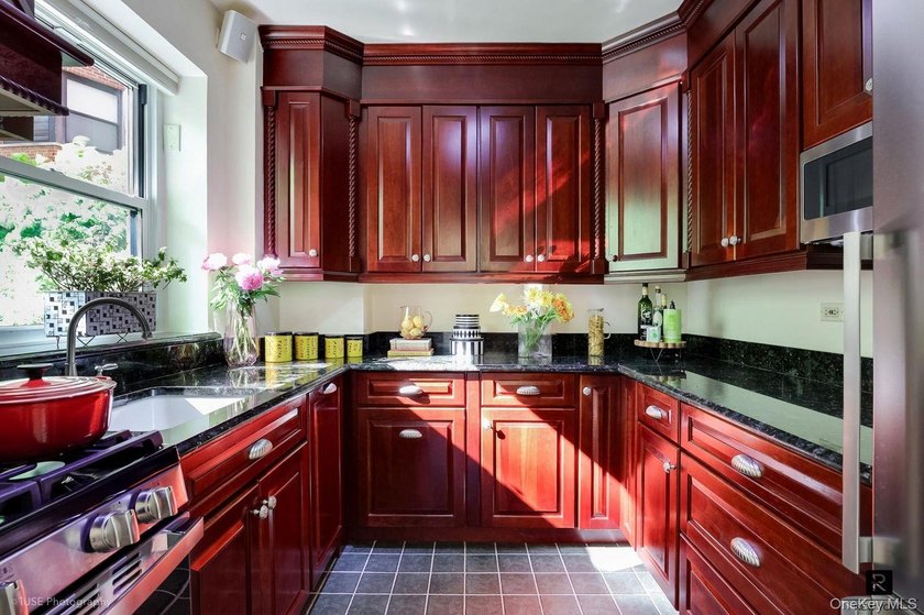First May 10 Sunday Open House 2:30 -4PM Sunny, serene and - photo 4