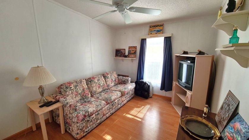 **One of the BIGGEST LOT on property. Priced to sell!!** HUGE - photo 7