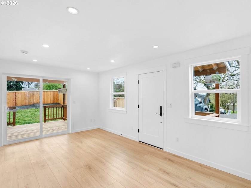 Coming 2026. One of the last 5 houses in Camas View before - photo 5