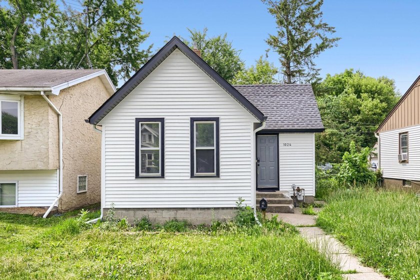 Fantastic investment, flip, or equity-building opportunity at - photo 2