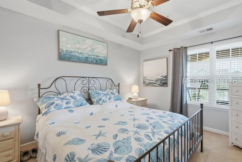 Top-floor 2 bed, 2 bath condo with stunning views overlooking - photo 13
