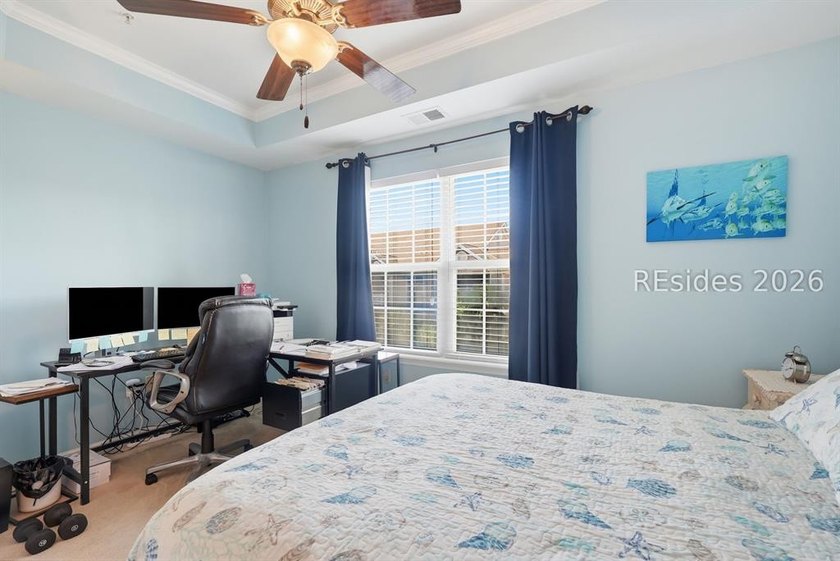 Top-floor 2 bed, 2 bath condo with stunning views overlooking - photo 17