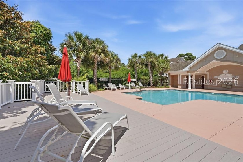 Top-floor 2 bed, 2 bath condo with stunning views overlooking - photo 24
