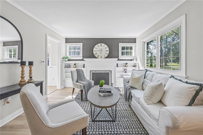 STEP INTO THE PERFECT STORYBOOK HOME that is OVERFLOWING with - photo 7
