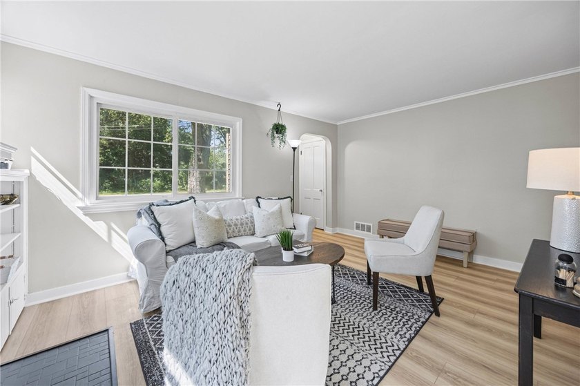STEP INTO THE PERFECT STORYBOOK HOME that is OVERFLOWING with - photo 10