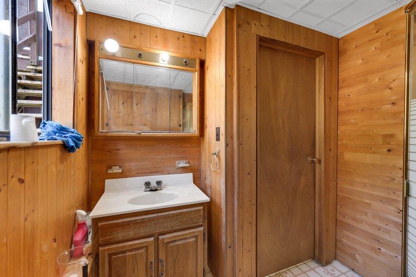 SUNNY MOUNTAIN VIEWS in Valleycliffe. This 3 bed, 3 bath home - photo 20