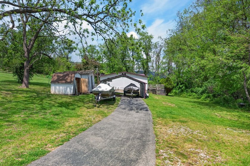 Welcome to 6135 Parrott Mountain Road! Conveniently located in - photo 43