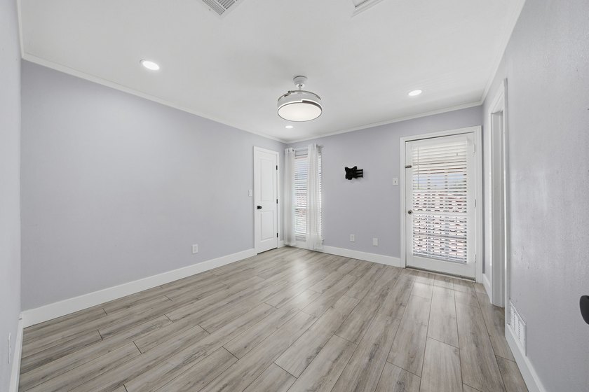 Nestled in the heart of highly sought-after Canyon Creek, this - photo 23