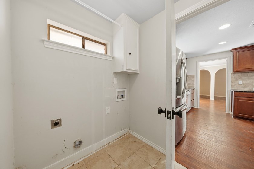 Nestled in the heart of highly sought-after Canyon Creek, this - photo 25