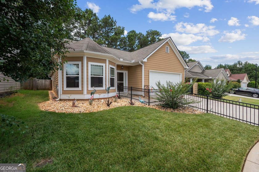 Welcome home to this well-maintained 3-bedroom, 2-bath ranch - photo 33