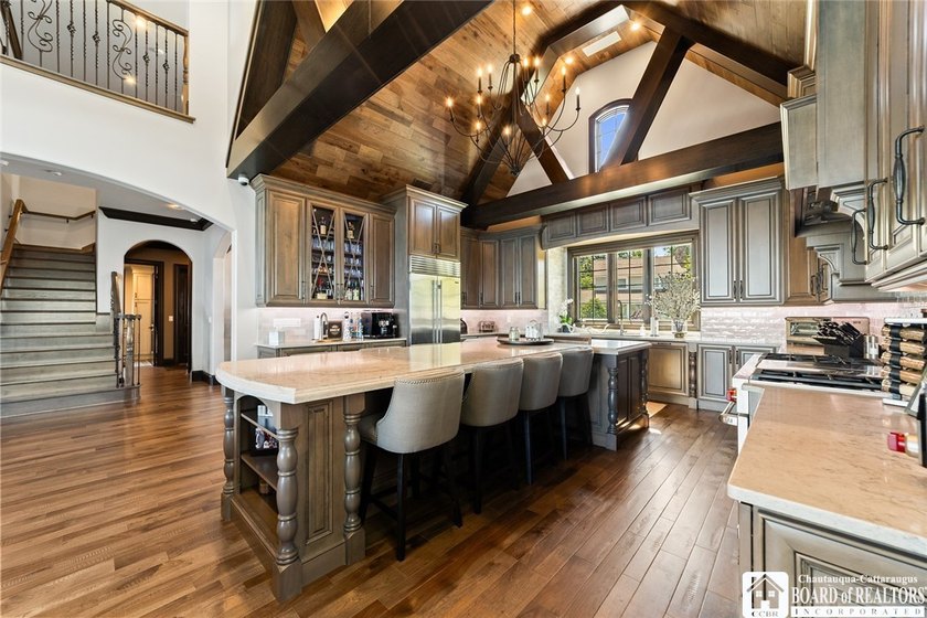 Luxury Lakefront Living! Experience breathtaking Lake Erie views - photo 8