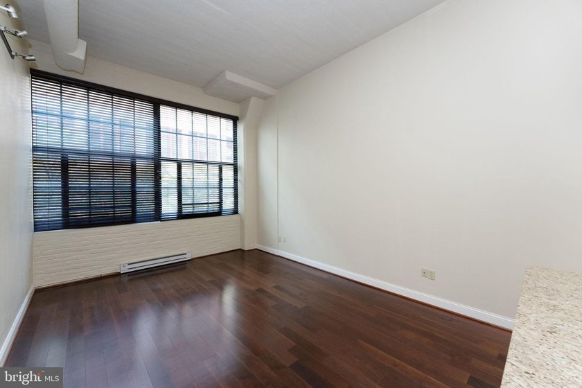 Step into elevated city living with this stunning, light-filled - photo 5