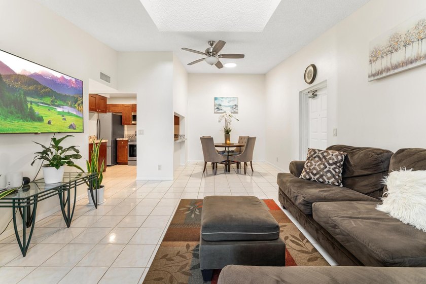 Welcome to this beautifully updated 2 bedroom, 2 bathroom top - photo 15