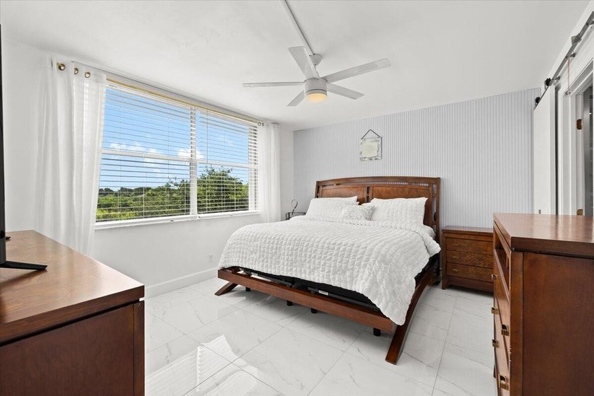 Gorgeous newly updated condo in the heart of Deerfield Beach! - photo 15