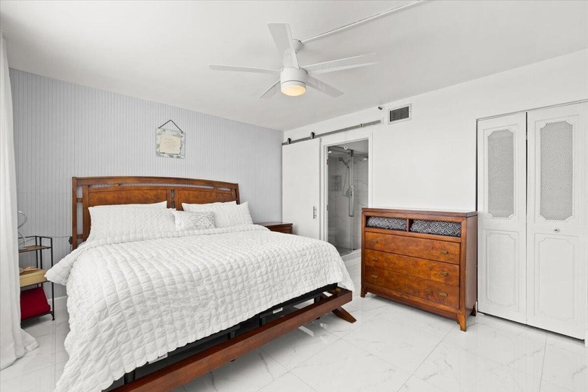 Gorgeous newly updated condo in the heart of Deerfield Beach! - photo 16