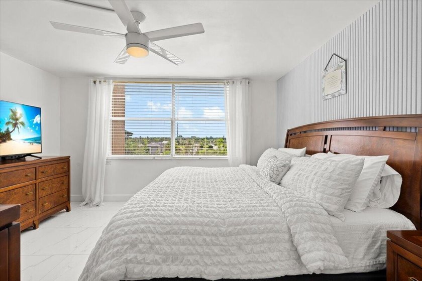 Gorgeous newly updated condo in the heart of Deerfield Beach! - photo 17