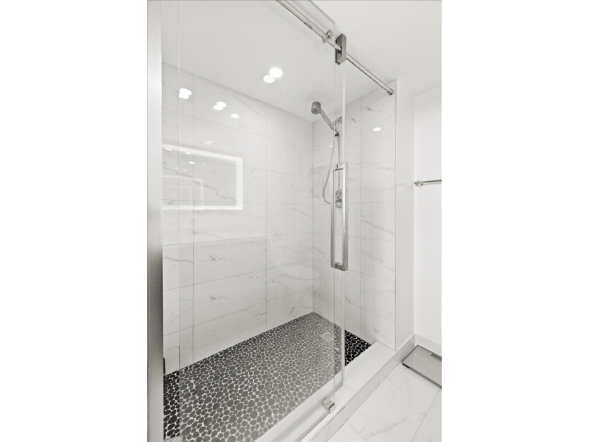 Gorgeous newly updated condo in the heart of Deerfield Beach! - photo 20