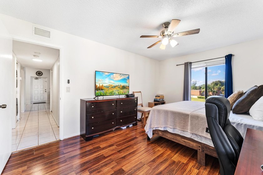 Welcome to this beautifully updated 2 bedroom, 2 bathroom top - photo 23