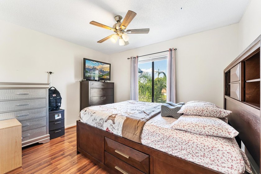 Welcome to this beautifully updated 2 bedroom, 2 bathroom top - photo 24